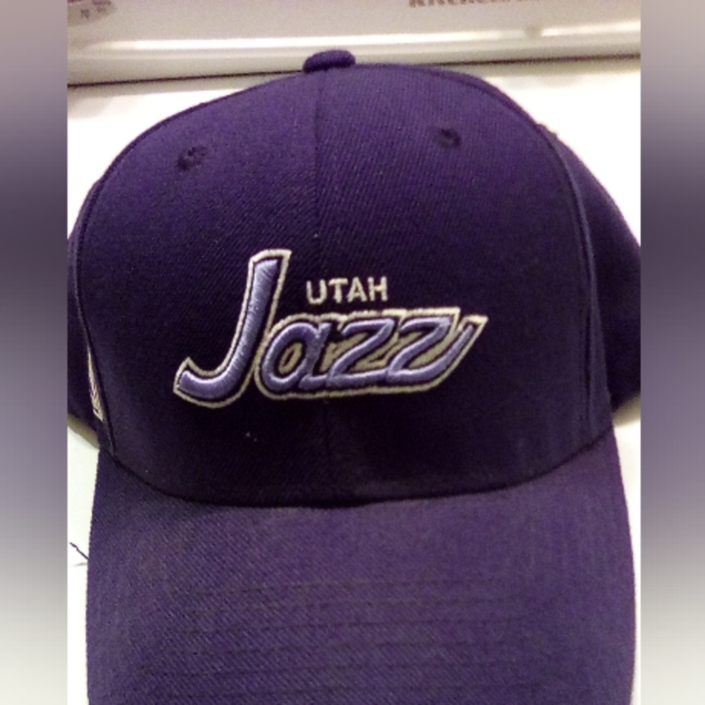 Vintage Utah jazz hat